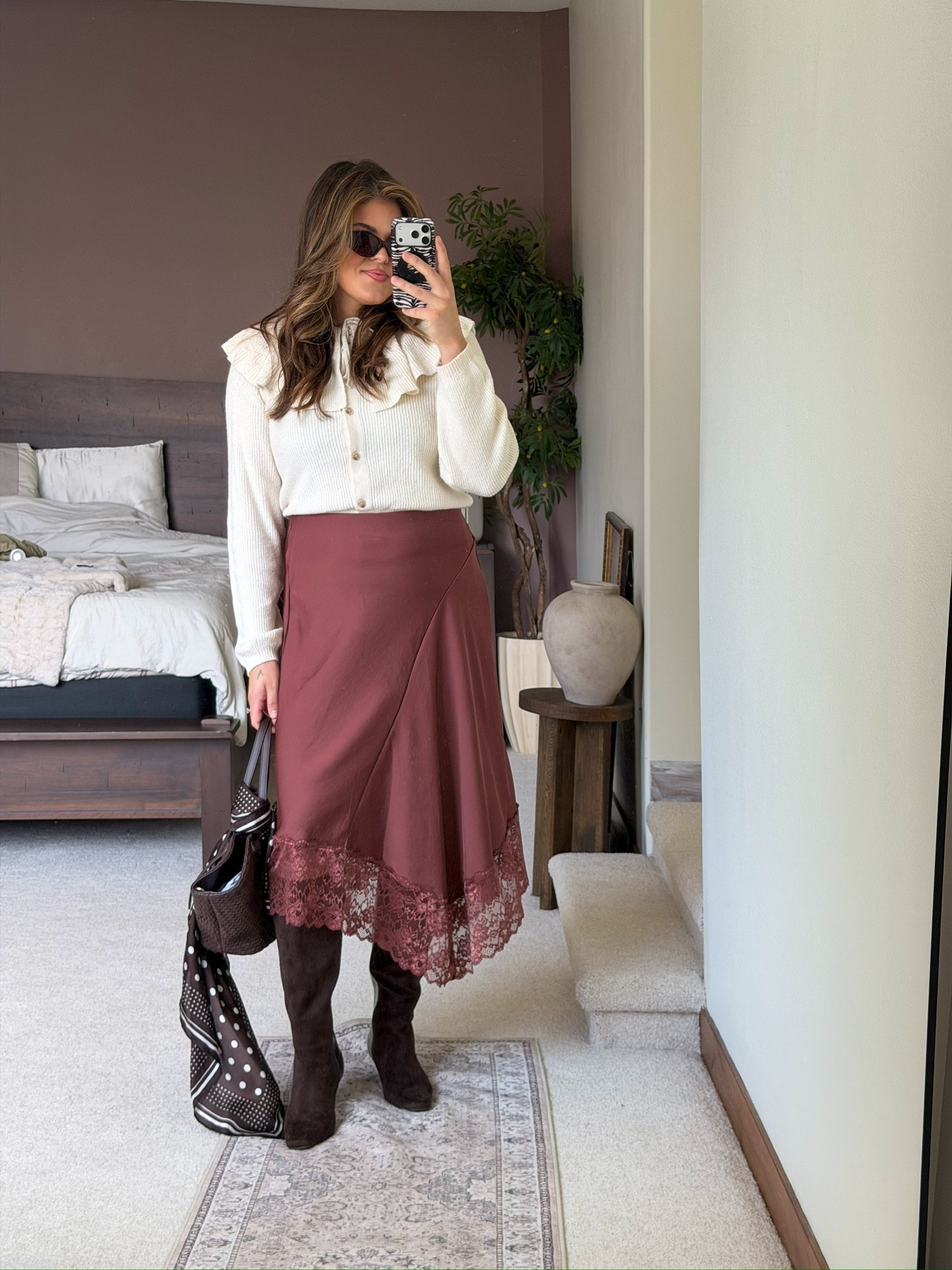 This may be the perfect Thanksgiving outfit. Would also be great for a date night or special event. 

#Fall #midsize fall outfit, midsize, mom style, affordable outfit, size 12, size 14, Thanksgiving outfit