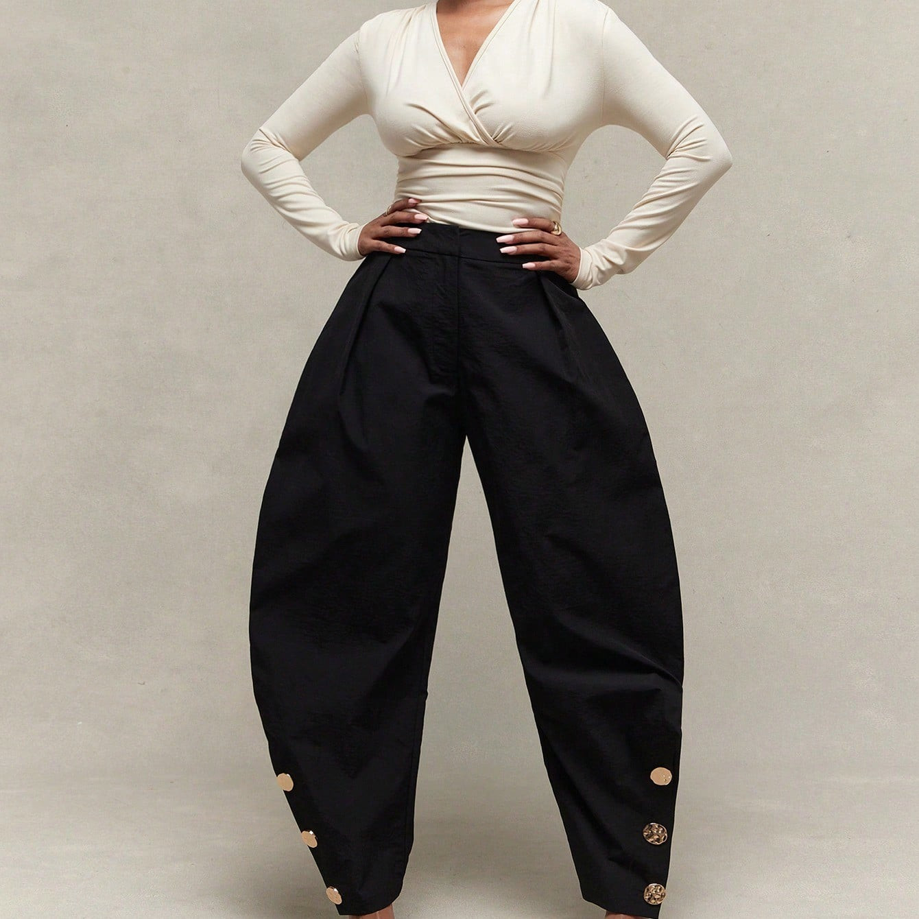 Vixey High Waist Pleated Barrel Leg Gold Button Trim Pants | SHEIN