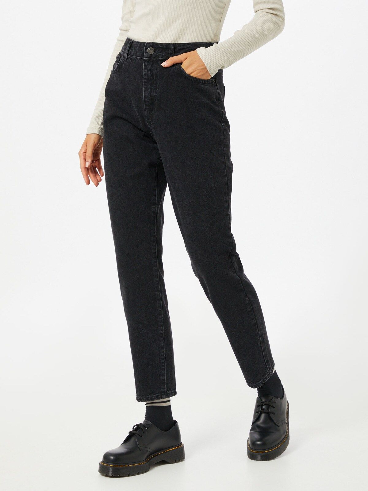 Noisy may Mom Jeans 'Isabel' in black denim | ABOUT YOU (DE)