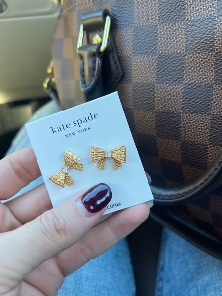 Cutie little Kate Spade things are up to 60% off! I linked my favorites and as no surprise- they all have bows! Perfect little gifts for her, accessories for holiday parties, stocking stuffers, holiday outfits & Christmas gifts! 
.
.
.
.
.
.
#christmasgiftsforher #stockingstuffers #giftsforher #goldaccessories #bows #katespade #studearrings 

#LTKGiftGuide #LTKHoliday #LTKCyberWeek