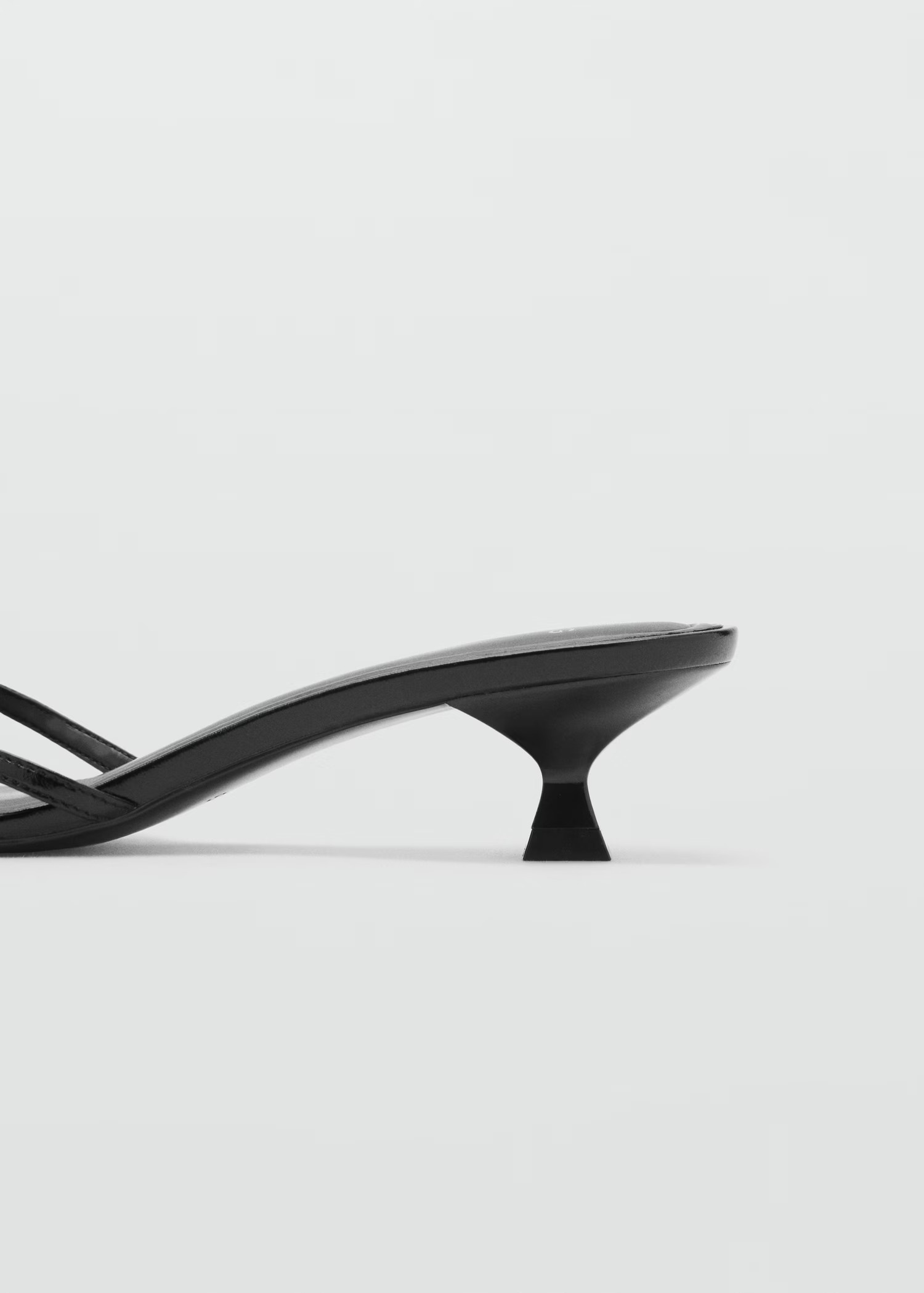 Heeled sandals with buckle detail - Women | MANGO Canada | Mango Canada