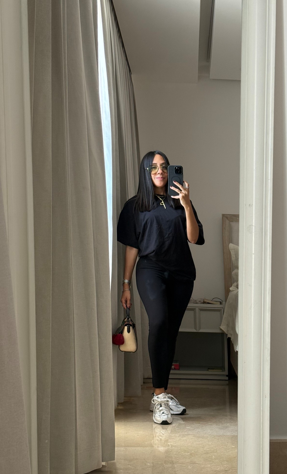 Todos los #totallooks que puedes crear con estos tshirt oversized 🌟❤️

#LTKStyleTip #LTKSeasonal #LTKHoliday