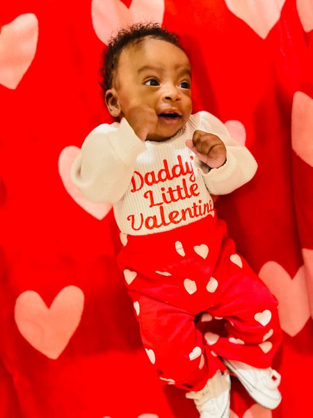 Click the photo to shop! Baby girl is ready for Valentine’s Day. 

#LTKkids #LTKbaby #LTKSeasonal