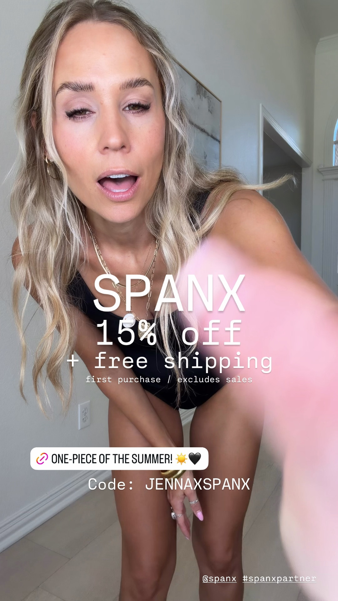 🤍 New fave one piece! Can’t recommend enough. 🖤☀️ 

@spanx #spanxpartner 