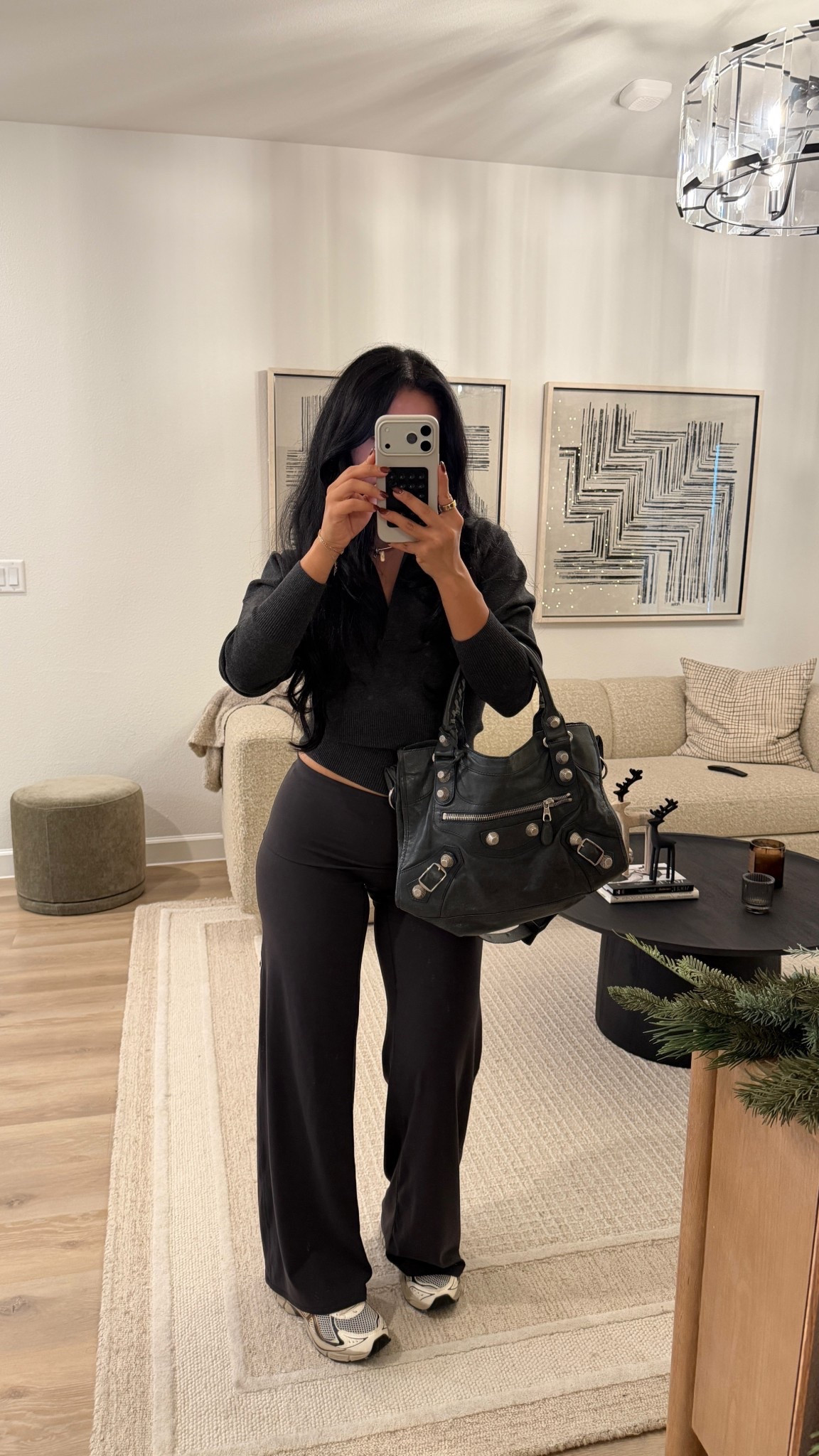 Today’s cozy coffee shop fit 🌧️🩶