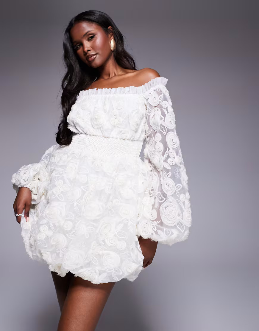 ASOS LUXE – Minikleid in Weiß mit aufgestickter 3D-Blumenstruktur und Ballonsaum | ASOS (Global)