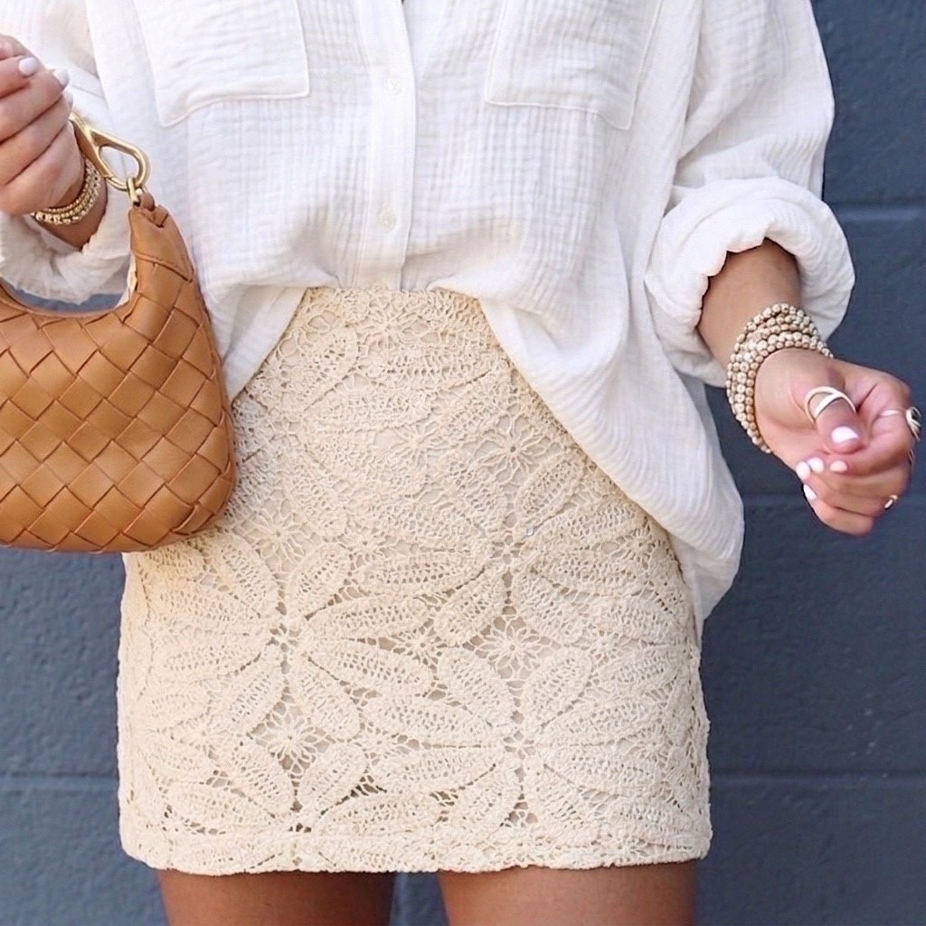 This lace mini skirt is such a cute summer staple for the girlies and looks so much more expensive than it is 🤍 The fit is flattering without being too tight, and I’m wearing a size small.