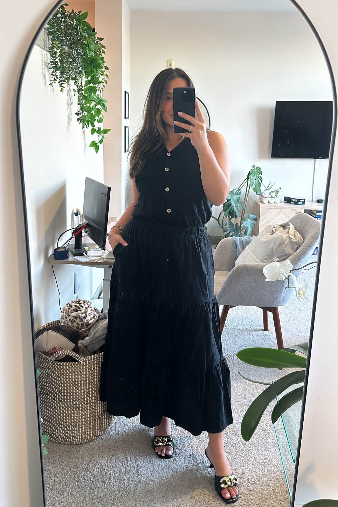 Fall Transitional Work Outfit
All black today for the office. I love this ruffled skirt and this textured vest together. The all black helps make the muted textures blend nicely together. All #Amazon and affordable! 

#falloutfit #fallworkwear #workwear #workoutfit #corporateamerica

#LTKStyleTip #LTKWorkwear #LTKFindsUnder50