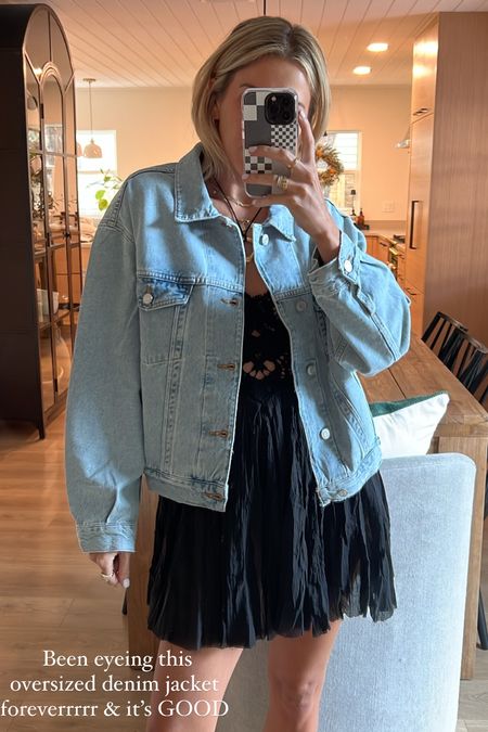 Wearing a small -oversized vintage looking denim jacket! Code: Happy20