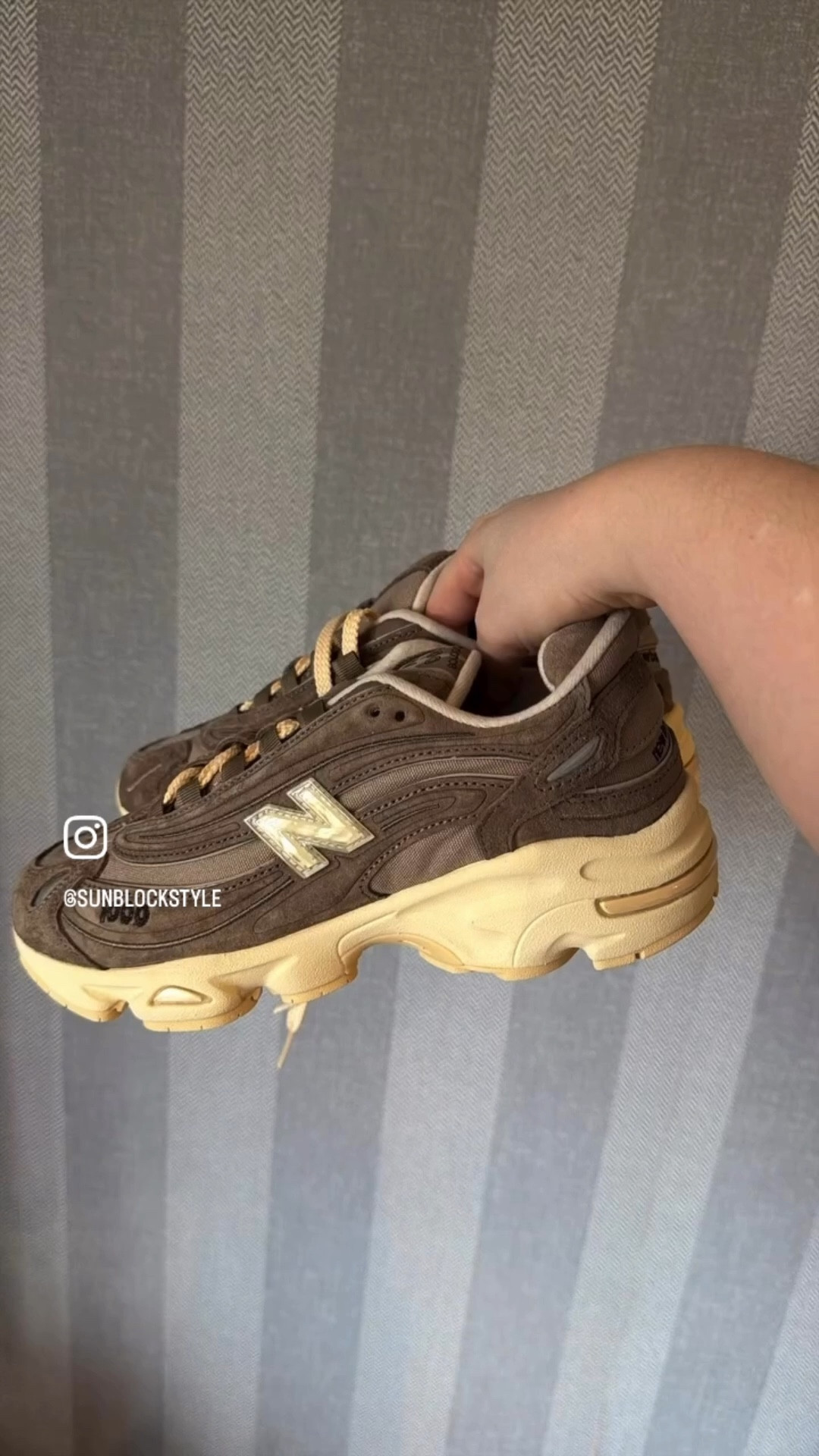 New balance 1000

#LTKstyletip #LTKshoes #LTKwinter