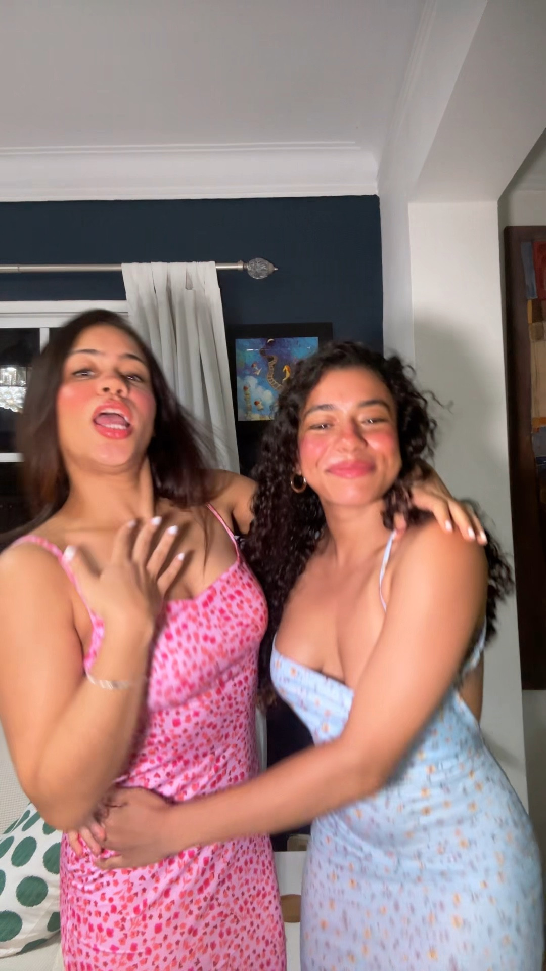 Los vestidos de la amistad! 💗🤪

#LTKBeauty #LTKVideo #LTKGiftGuide