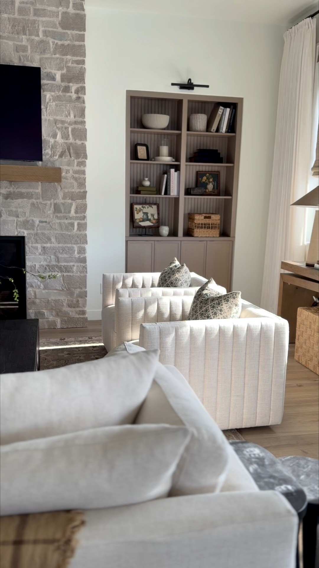 #ad The prettiest + coziest chairs from Wayfair! Wayfair’s 5 Days of Deals is here, for 5 days only! Up to 60% off, plus fast and easy delivery on orders over $35! @wayfair #wayfair #wayfairpartner 

#LTKHome #LTKSaleAlert