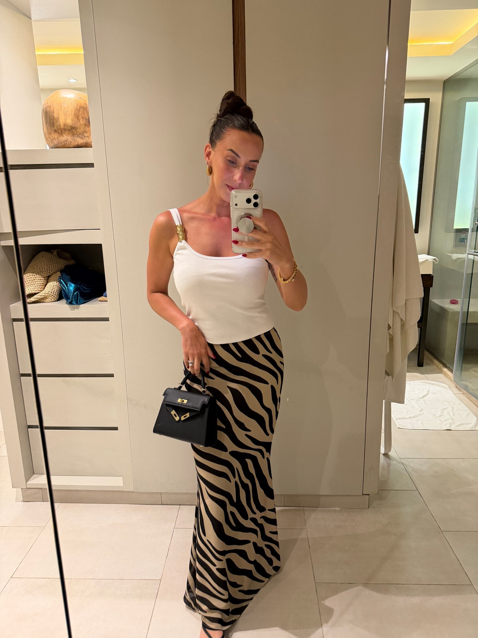 vacation outfit 🦓 

Tank: M
Skirt: S (sized down to fit my waist but a little tight on my hips)



#LTKootd #LTKgrwm #LTKSeasonal