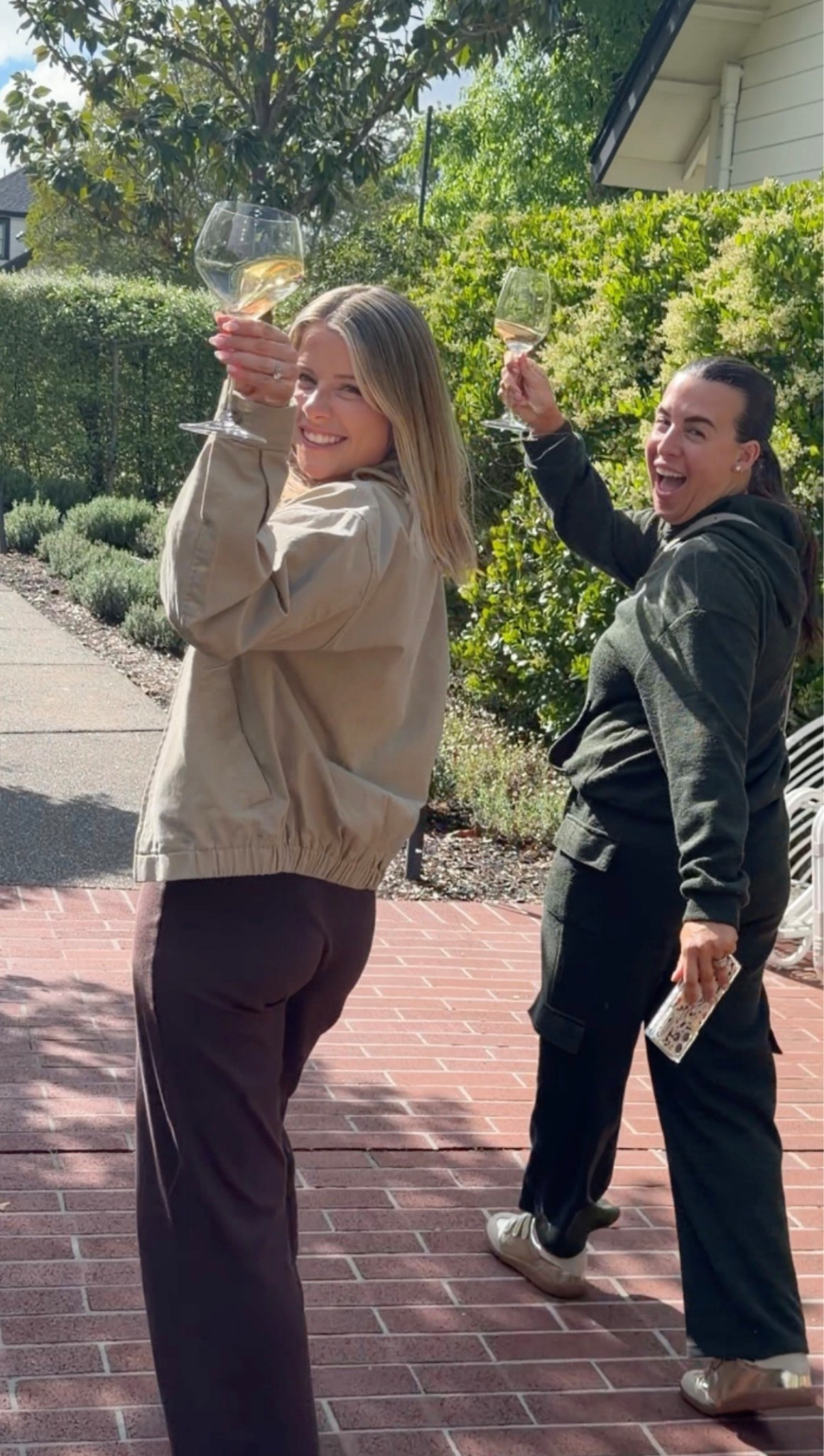 Travel day comfy lounge outfit for spring break trips! 

#LTKootd #LTKTravel #LTKSeasonal