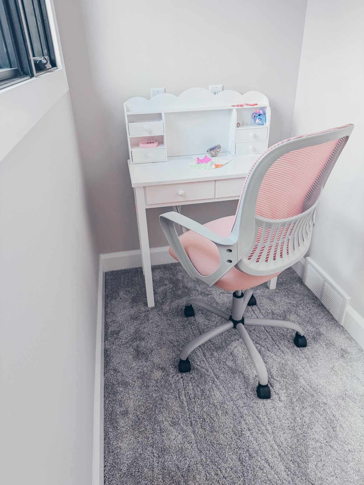Scallop desk // kids desk // room decor 

#LTKhome #LTKkids #LTKfamily