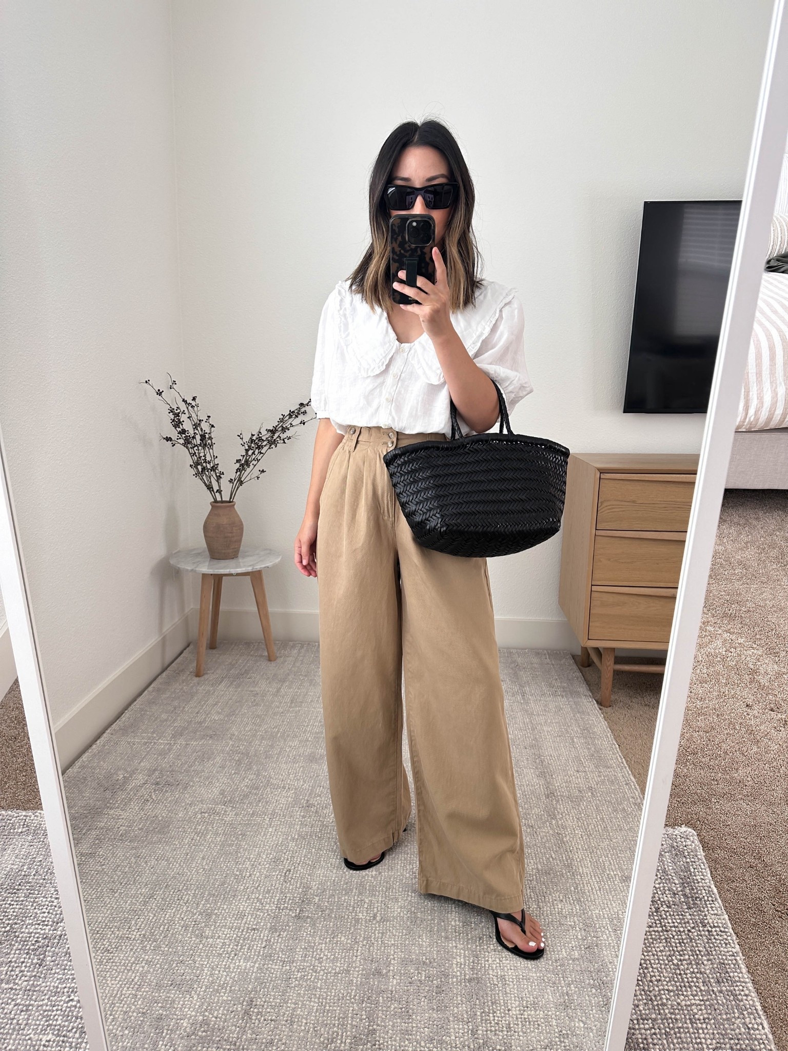Spring outfits. 

Velvet top xs (old)
Madewell trousers 00 (old)
J.crew heeled sandals 5 (old)
Dragon diffusion bag
YSL sunglasses 

Spring outfits 2026, spring style, petite style 

#LTKootd #LTKPetite #LTKSeasonal