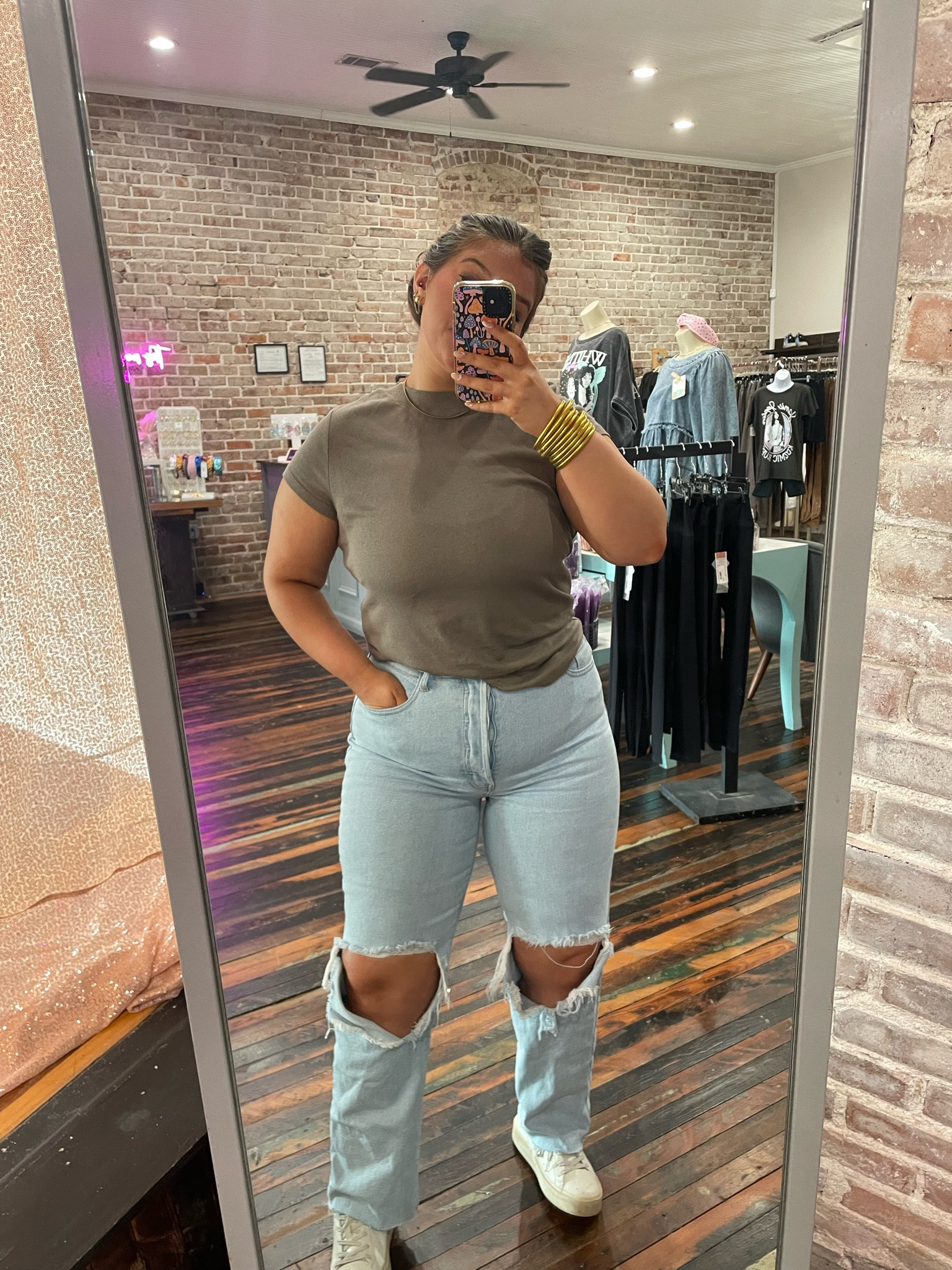 I got my tts size large in the top for a more fitted look with my favorite jeans 🫶🏼 the cello (sierra style maybe???) dad jeans are in size 13 (typically a size 12). However, they won’t link on here! I also had to cut them off to fit my short legs lol. I also paired it with the bracelets I wear everyday lol & ofc a bun bc I don’t have time for my hair !!!! K Byeeeeeeee

#LTKcurves #LTKstyletip #LTKmidsize