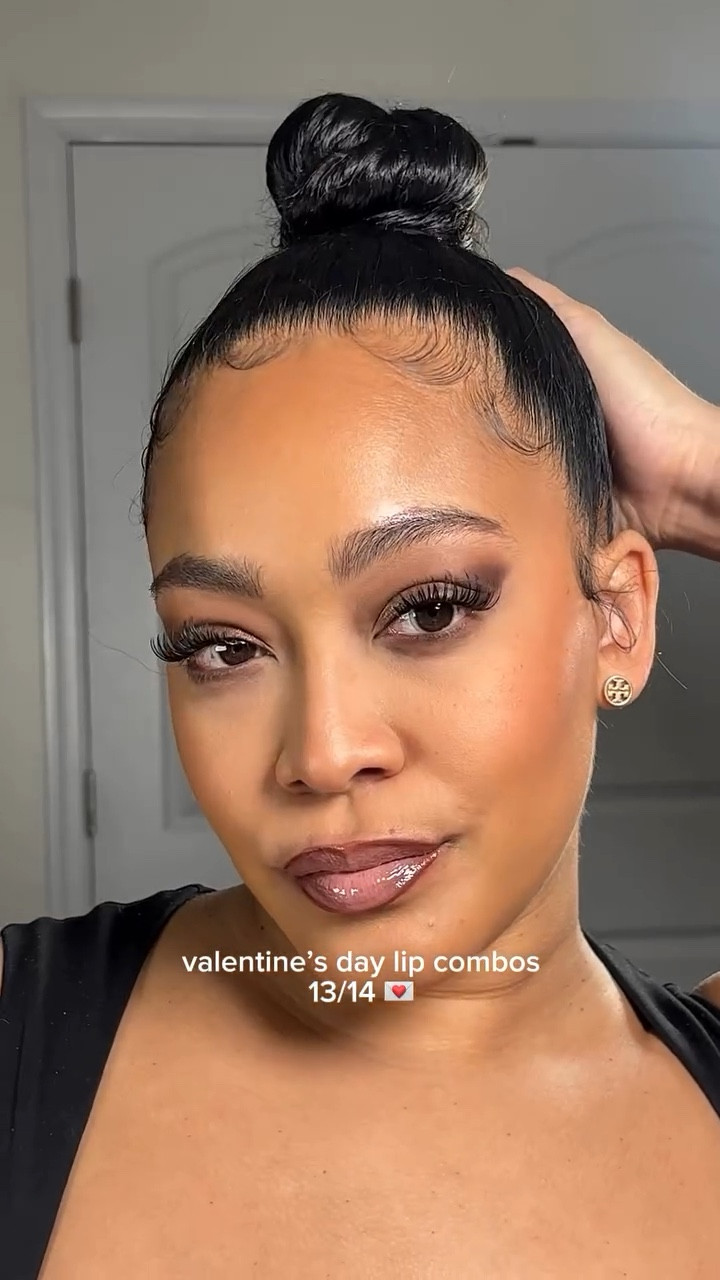 14 days of valentine’s lip combos 💌 ft. @maccosmetics lip liner in plum + their lipstick in blankety, @fentybeauty gloss bomb in hot chocolit & @madebymitchell beam beam gloss in strawberry swirl 🌹

#LTKBeauty