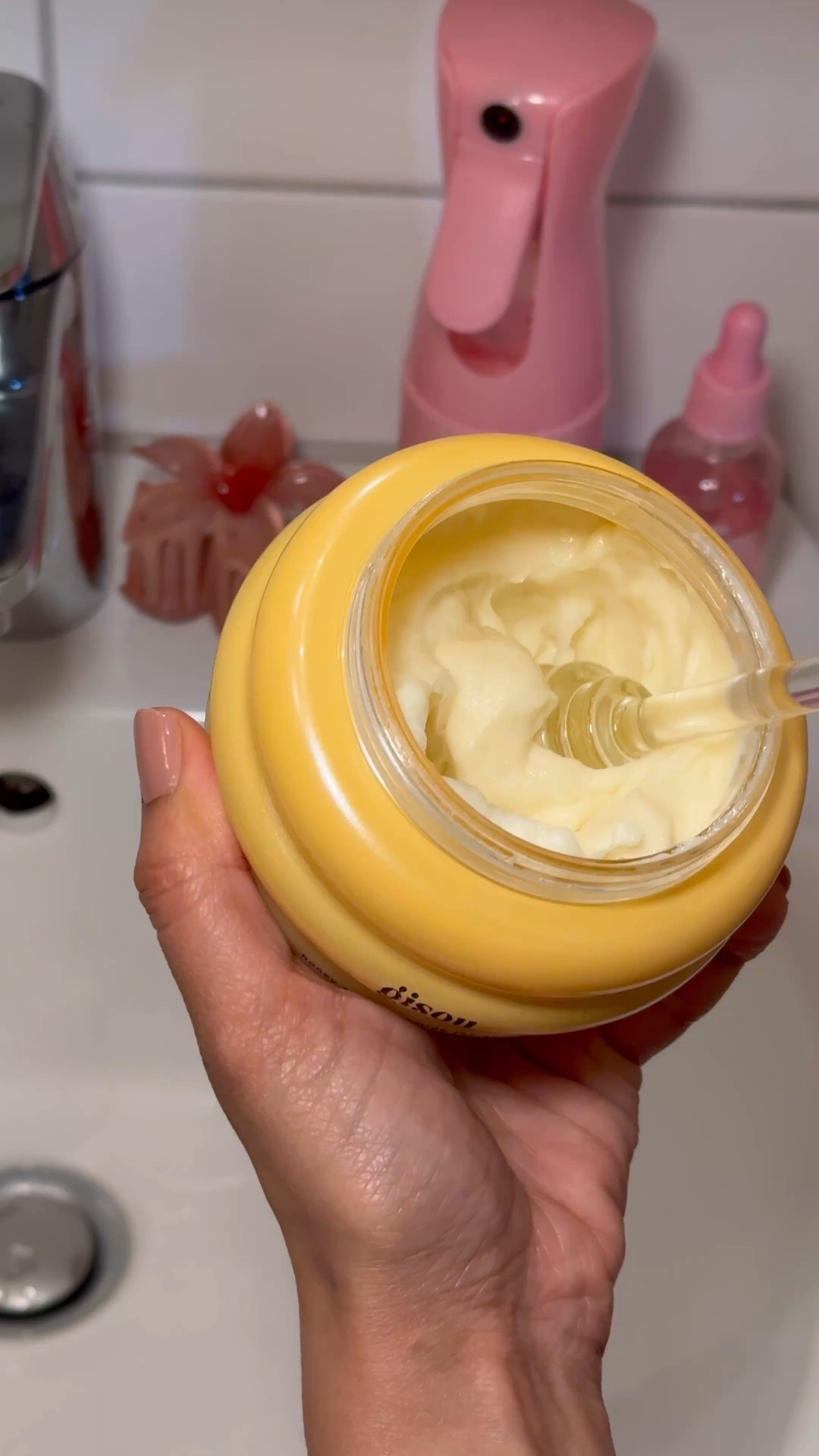 Best hair mask ever @gisou

Gisou hair mask
Gisou hair oil
Long hair, hair growth tips, hair care products

#LTKeurope #LTKsale #LTKbeauty