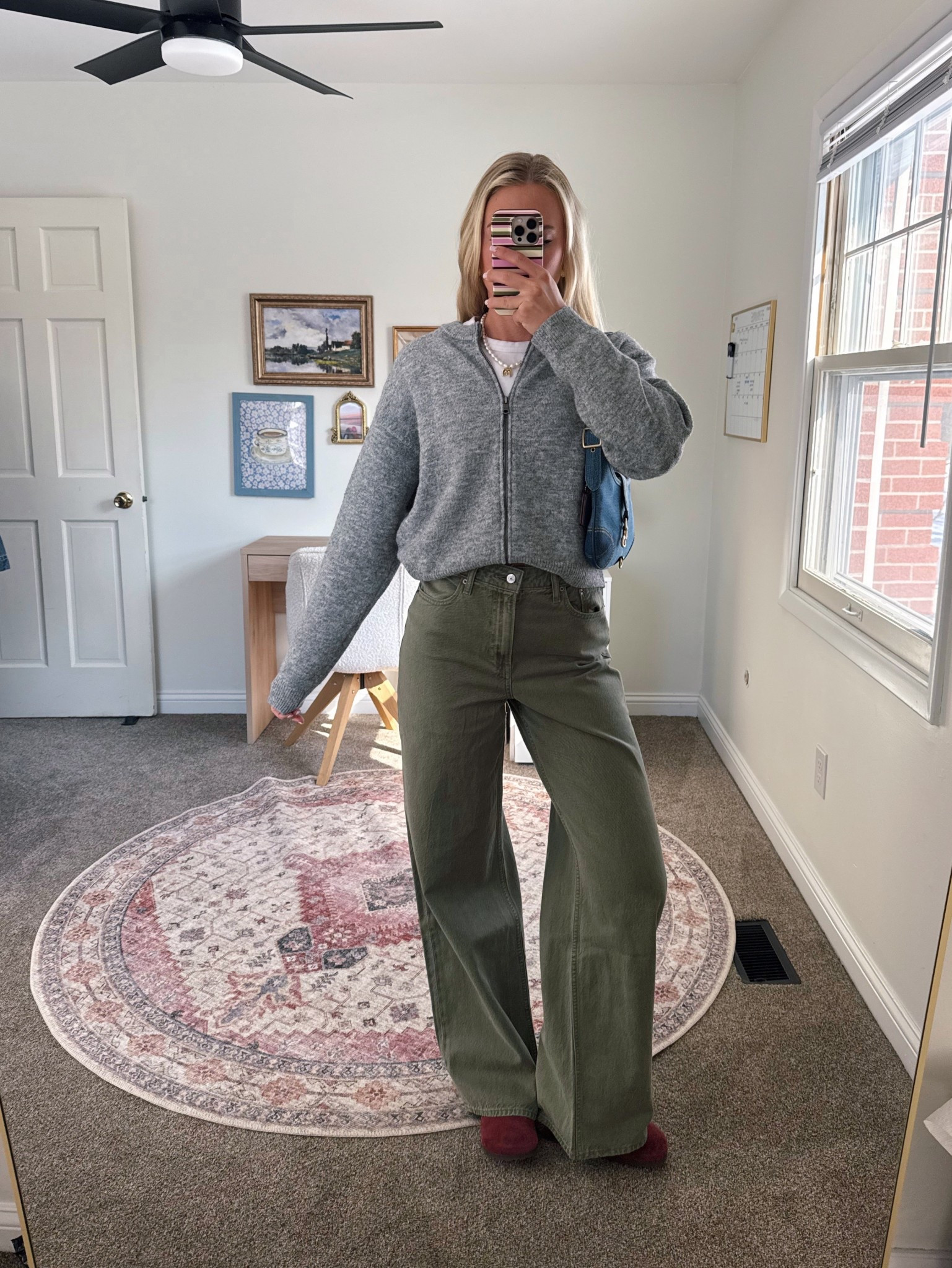New jeans and I’m IN LOVE! Size 26L and medium in the sweater 💌🫒

#LTKValentine #LTKootd