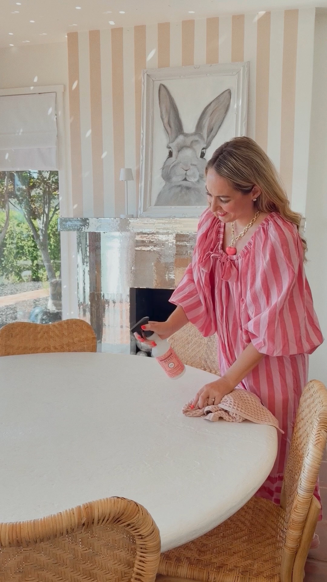 Just a few minutes, a little cleaning, and the fresh floral scent of Mrs. Meyer’s Rose can completely transform a space. Add fresh flowers, and our home is ready for gathering. 🌸🤍