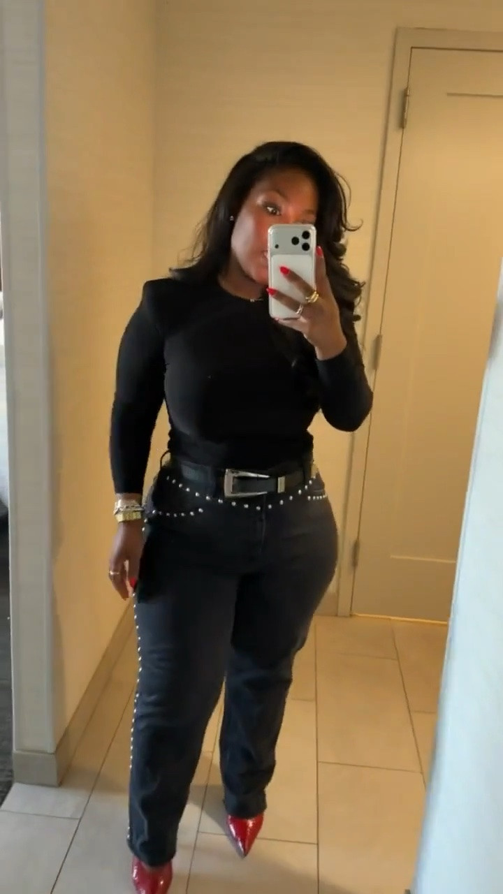Had to reshare my studded jeans since they’re on major sale at @abercrombie 🤩

Top: Size Small 
Pants: Size 33 short 

Abercrombie, a&f, dress sale, dress sale finds, wedding guest dresses, dresses on sale, midi dresses, maxi dresses, abercrombie sale, stackable code, Abercrombie code, Emmy petit

#LTKSaleAlert #LTKMidsize #LTKPetite