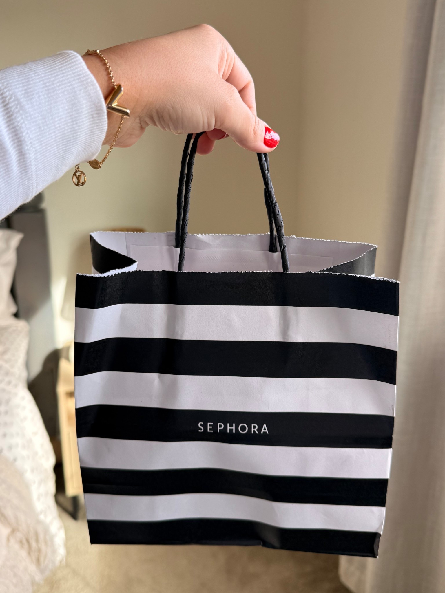 Picked up some new things & re-stocked on some of my favorites! Also obsessed with all the blushes i got + the best perfume is DELICIOUS!!! #makeup #sephora #makeup