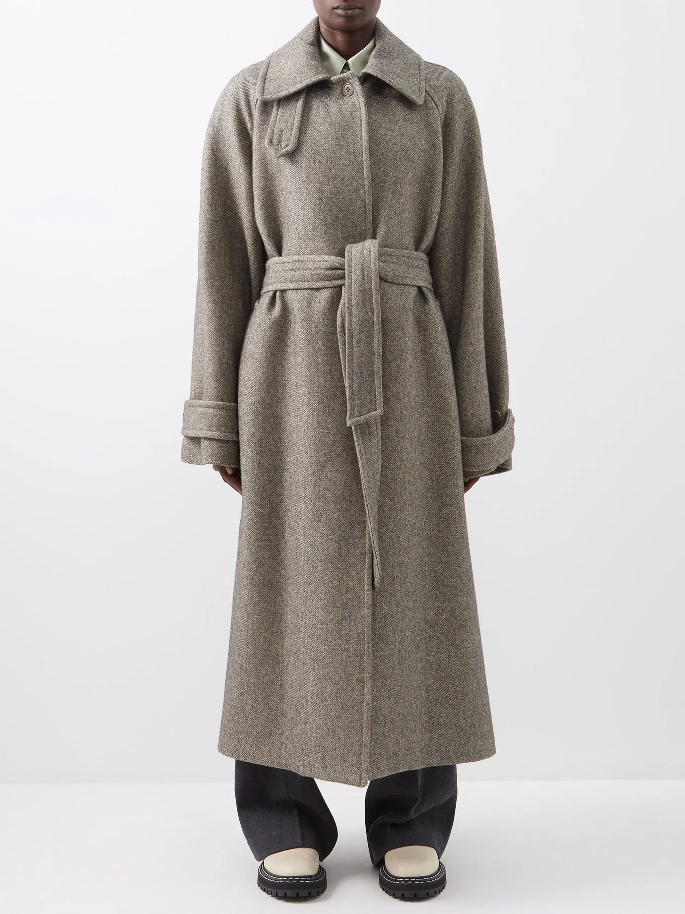 Oversized belted raglan-sleeve wool-blend coat | Raey | Matches (UK)