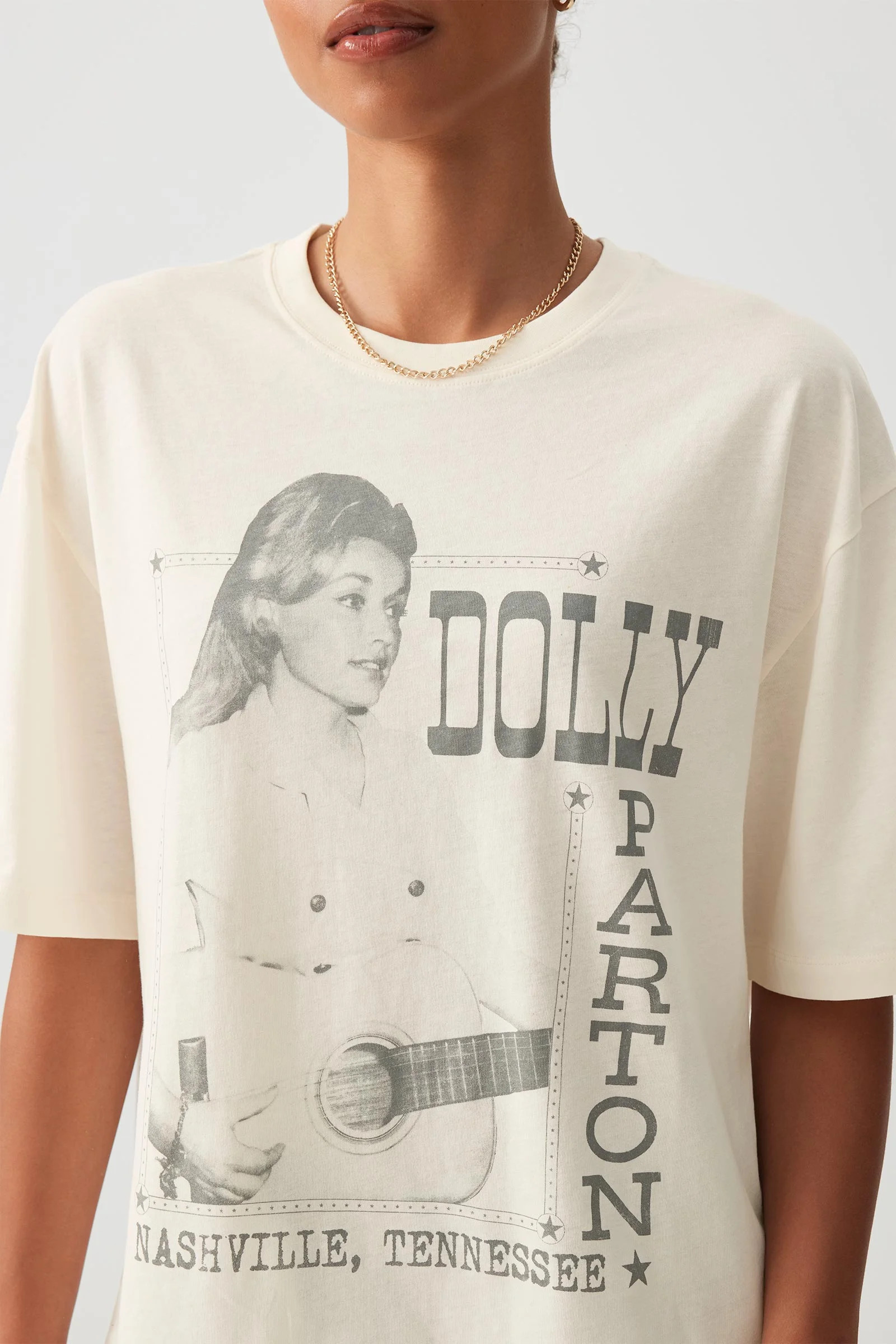 Oversized Dolly Parton T-Shirt | Ardene