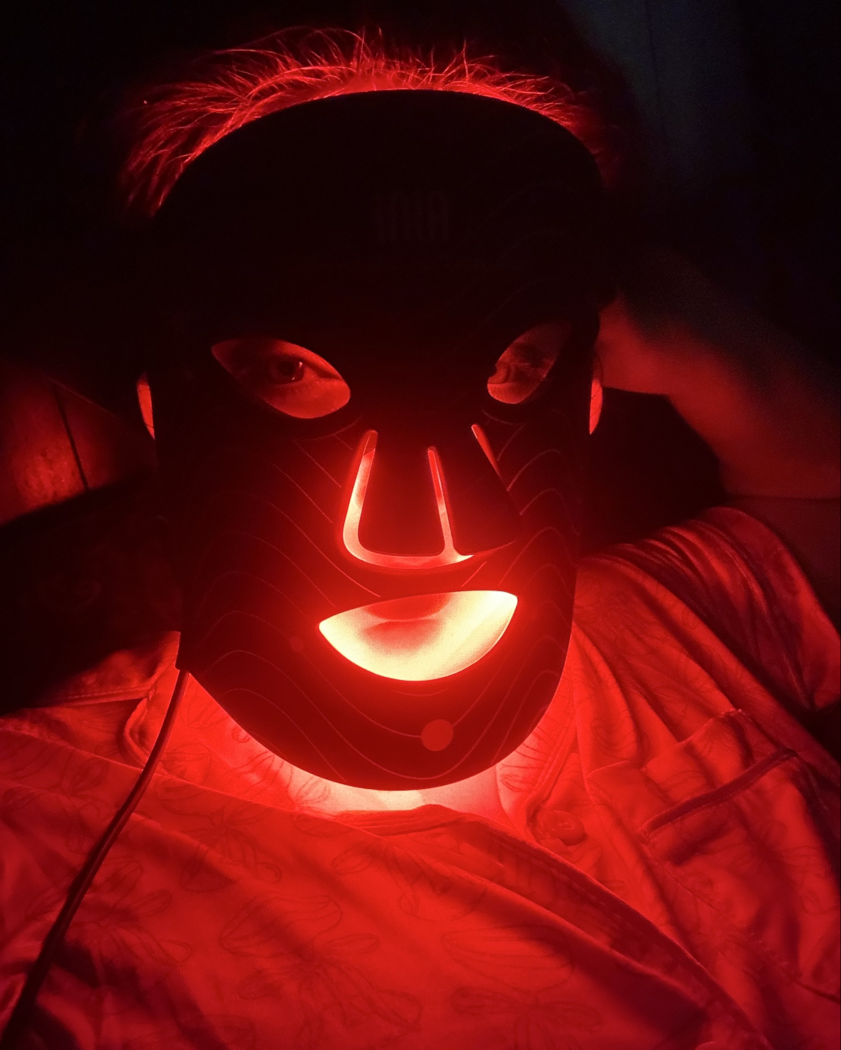 Loveee my new red light mask! 😍