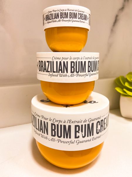 O creme hidratante corporal Brazilian Bum Bum Cream vai além de uma rápida absorção e um perfume irresistível. Ele proporciona uma ação firmadora, através de uma fórmula leve, e traz luminosidade para sua pele.

#LTKtravel #LTKbeauty #LTKbrasil