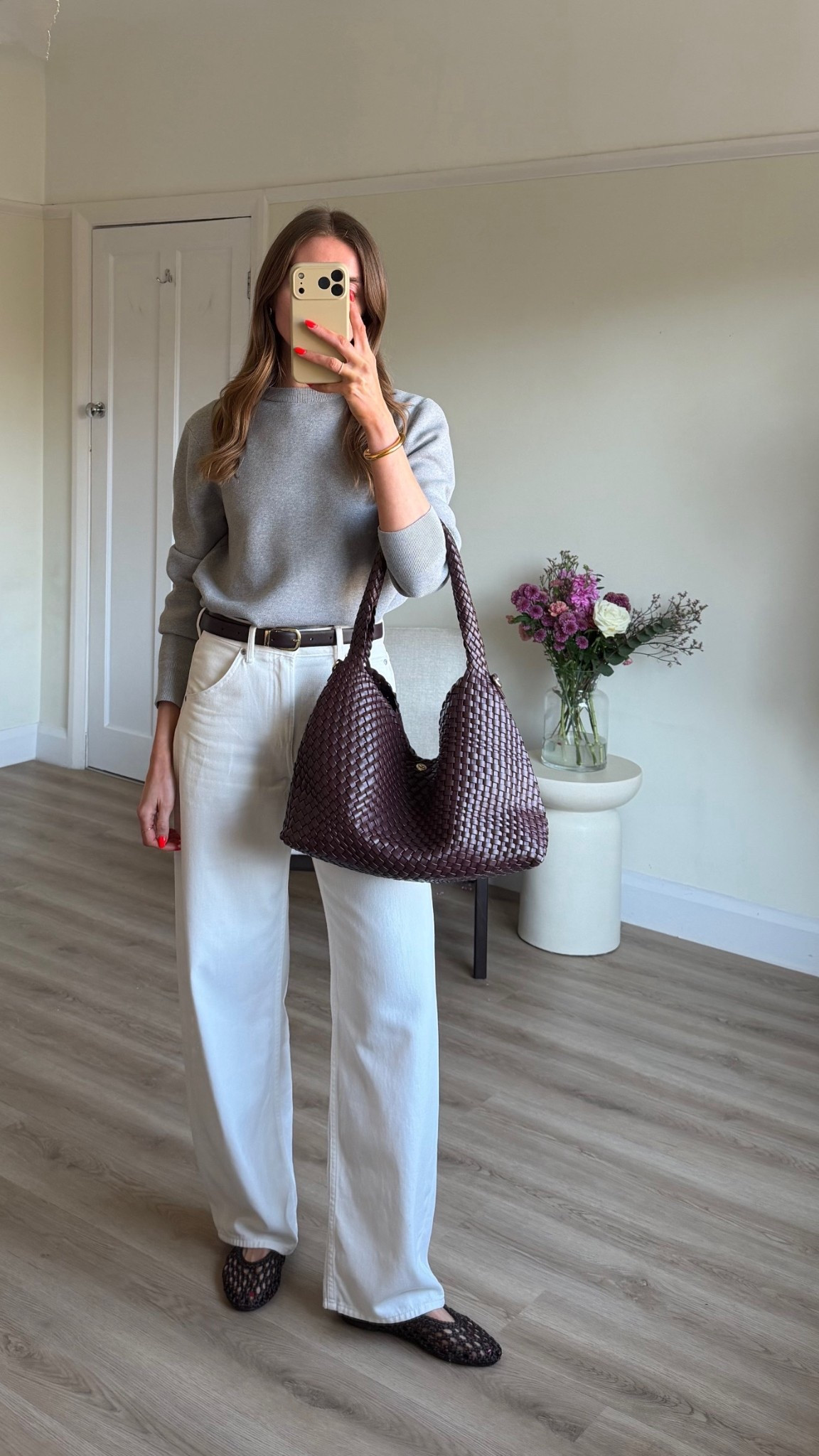 Outfit of the day - Spring outfit idea

Small in the grey Uniqlo sweater
23 31Leg in the Uniqlo curve jeans
I’m 5ft 6
Next shoes - I can’t link on here
Dune bag - large size in burgundy



White jeans, spring outfit, new season