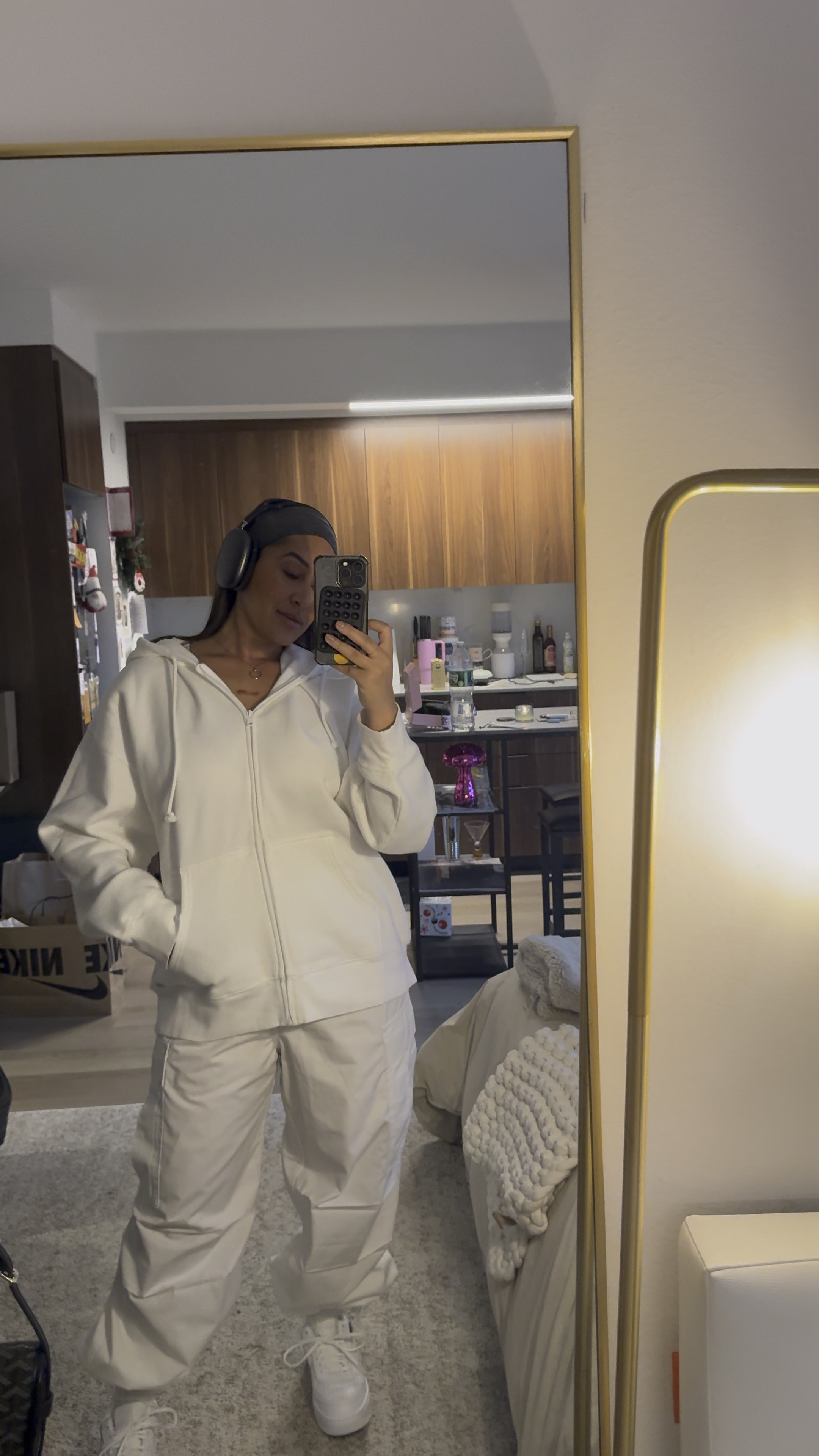 Y’all know I love my oversized fits even in this cold!

 Aritzia Zippy: Wearing size XL🤍

#LTKWatchNow #LTKFindsUnder100