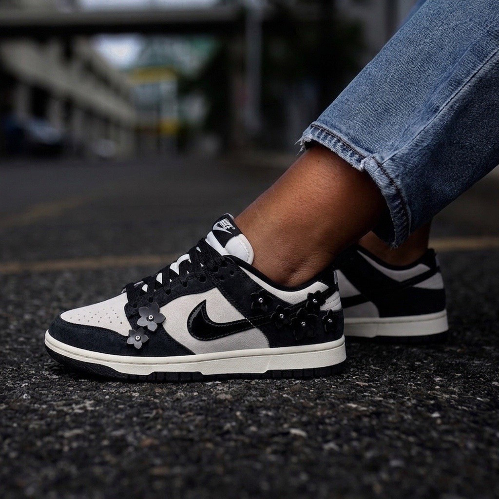 these floral black and white dunks are such a fun twist on a classic sneaker and add the perfect girly touch without being overly sweet. 🖤🌸 they run true to size and are the kind of pair that makes even a simple jeans and tee outfit feel cute and put together. ✨