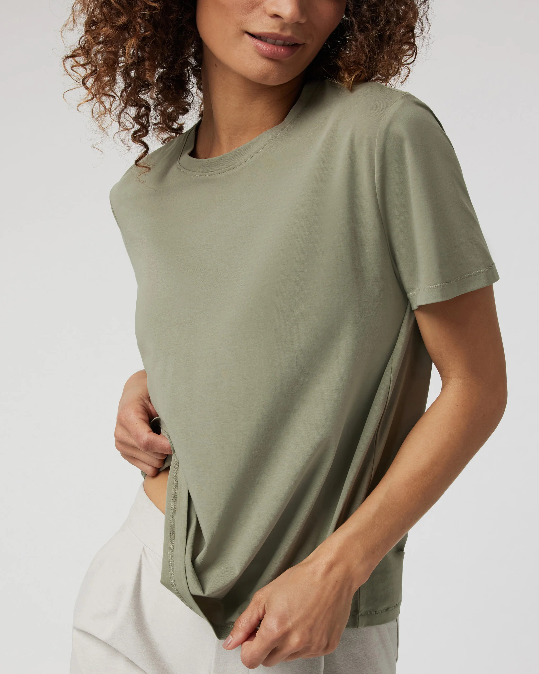 Feather Tee | Women's Metal Lightweight Cotton Tee | Vuori | Vuori Clothing (US & Canada)