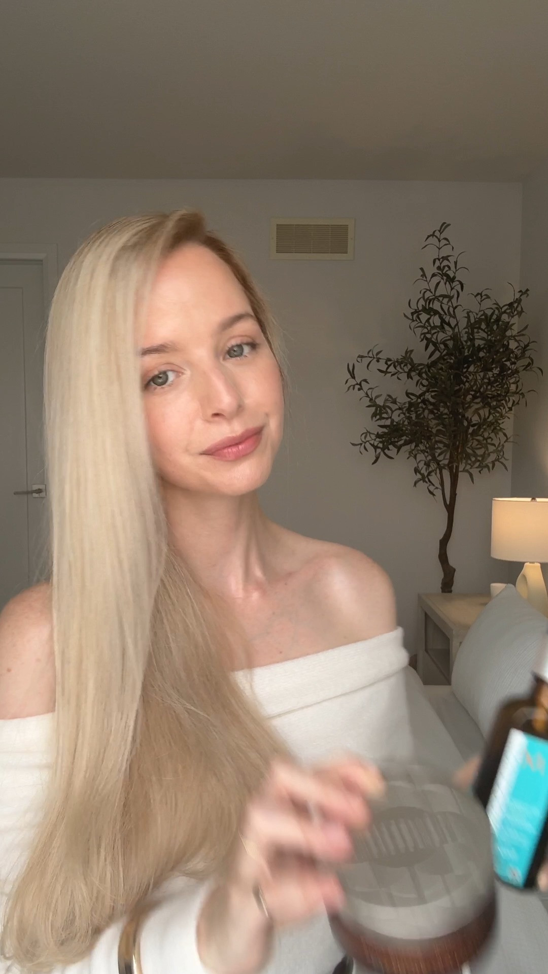  GRWM✨ 
@moroccanoil’s Cyber Week savings event is on now - save 25% sitewide (RSVP2024)!🤍
I’m all about shiny, soft hair and glowing skin, so my Cyber picks are:

1. Moroccanoil Perfectly Polished Titanium Flat Iron: glides smoothly and has an extra-long plate for fast styling.

2. Treatment Light: infused with argan oil, adds shine and smooths frizz.

3 & 4. Pure Argan Oil + Body Butter: I love mixing them together, it smells incredible and feels so luxurious on my skin.

These finishing touches make all the difference!

#moroccanoilpartner #moroccanoil #hair #hairroutine #grwm #cybermonday 

 

#LTKGiftGuide #LTKBeauty #LTKSaleAlert