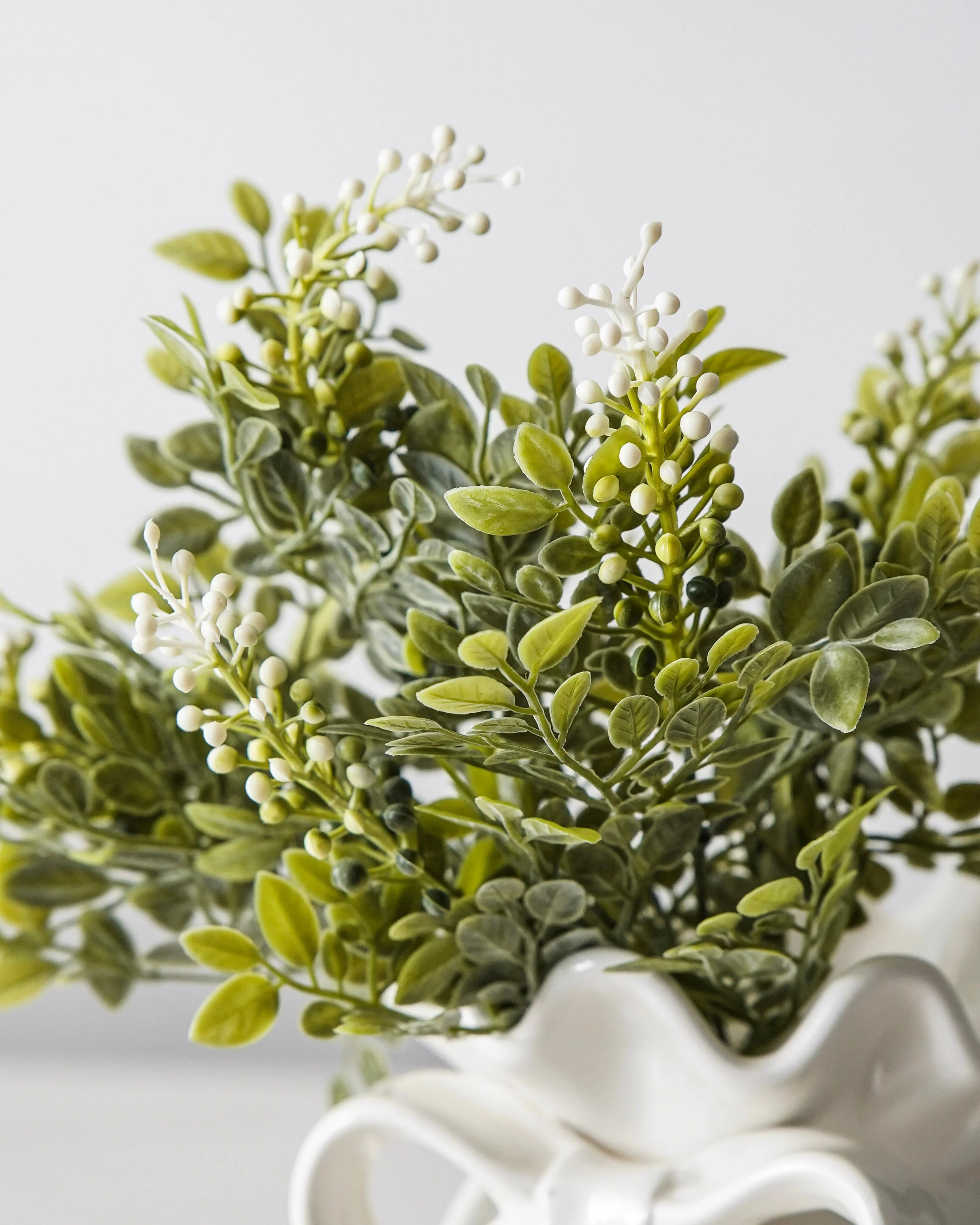 Whispering White Berry Bush | MJHome