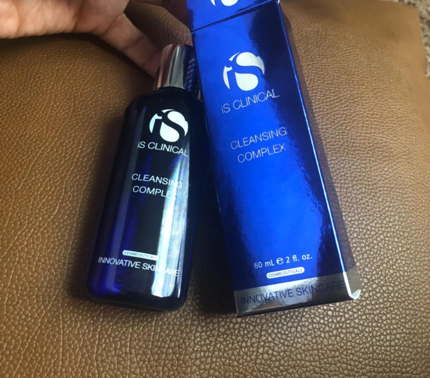 iS CLINICAL Cleansing Complex, 3in1 Gentle deep pore cleanser Face Wash and Makeup remover, Helps... | Amazon (US)
