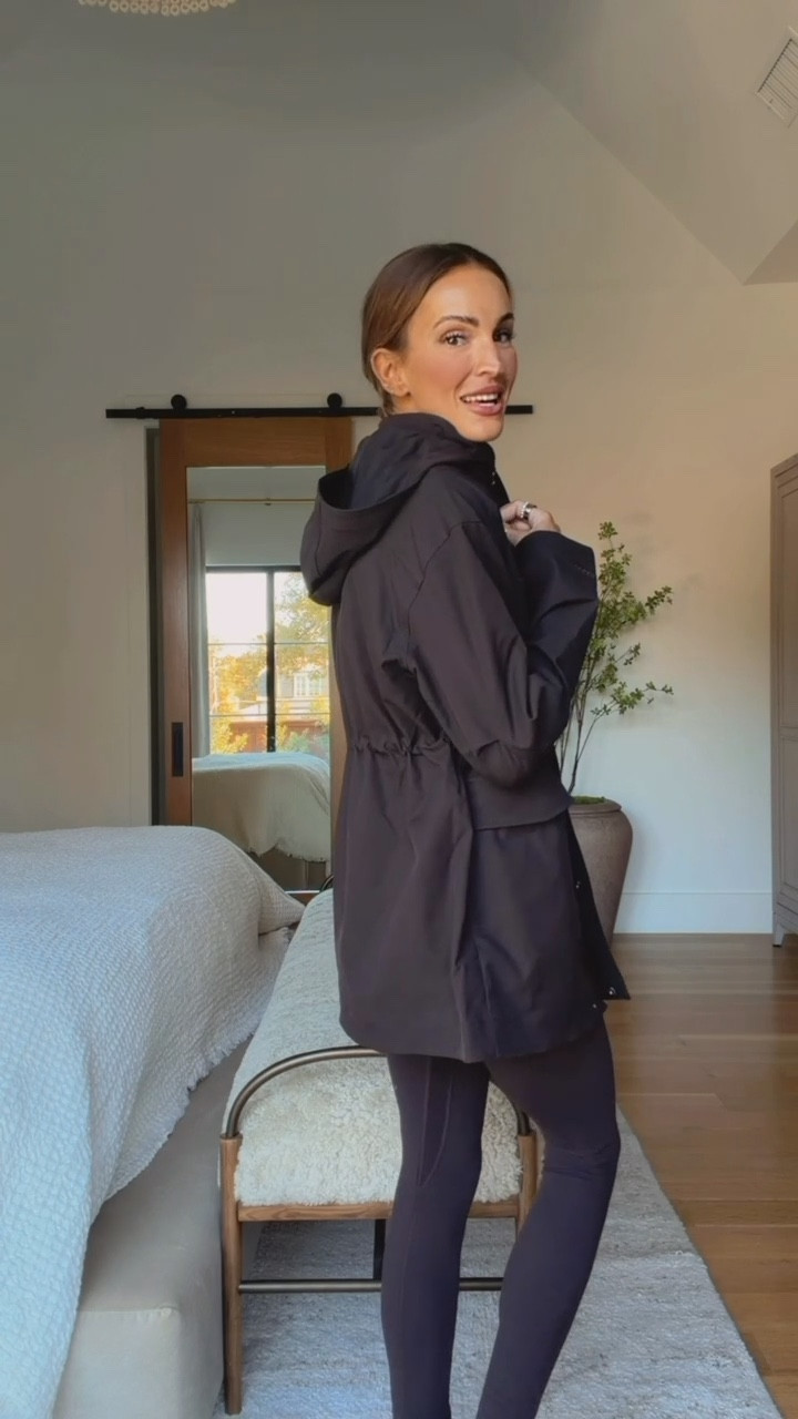 can’t say enough good things about this jacket! 😍 functional + cute so you’ll get SO much wear out of it! 🙌🏼