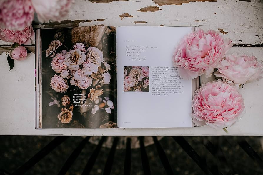 The Love Language of Flowers: Floriography and Elevated, Achievable, Vintage-Style Arrangements (... | Amazon (US)