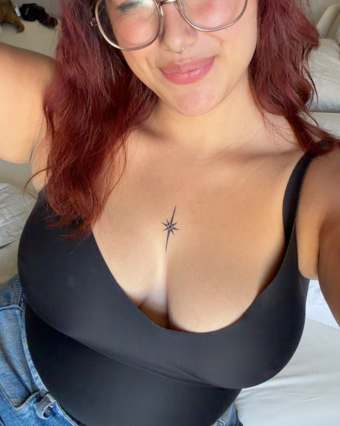 the BEST BODY SUIT IVE EVER WORN. She is sculpting, makes my chest look incredible and actually comfortable. I love wearing it by itself or under fitted dresses. the BEST. 10/10 no edits. I got a size Large!!