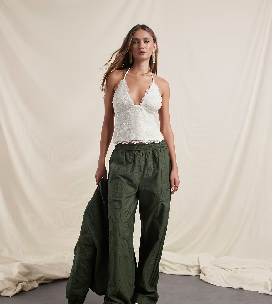 adidas Originals x ASOS embroidered track pants in green | ASOS (Global)