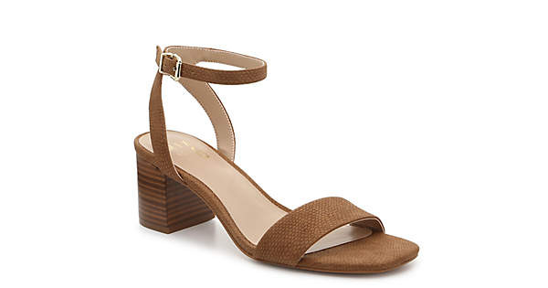 Eluned Sandal | DSW