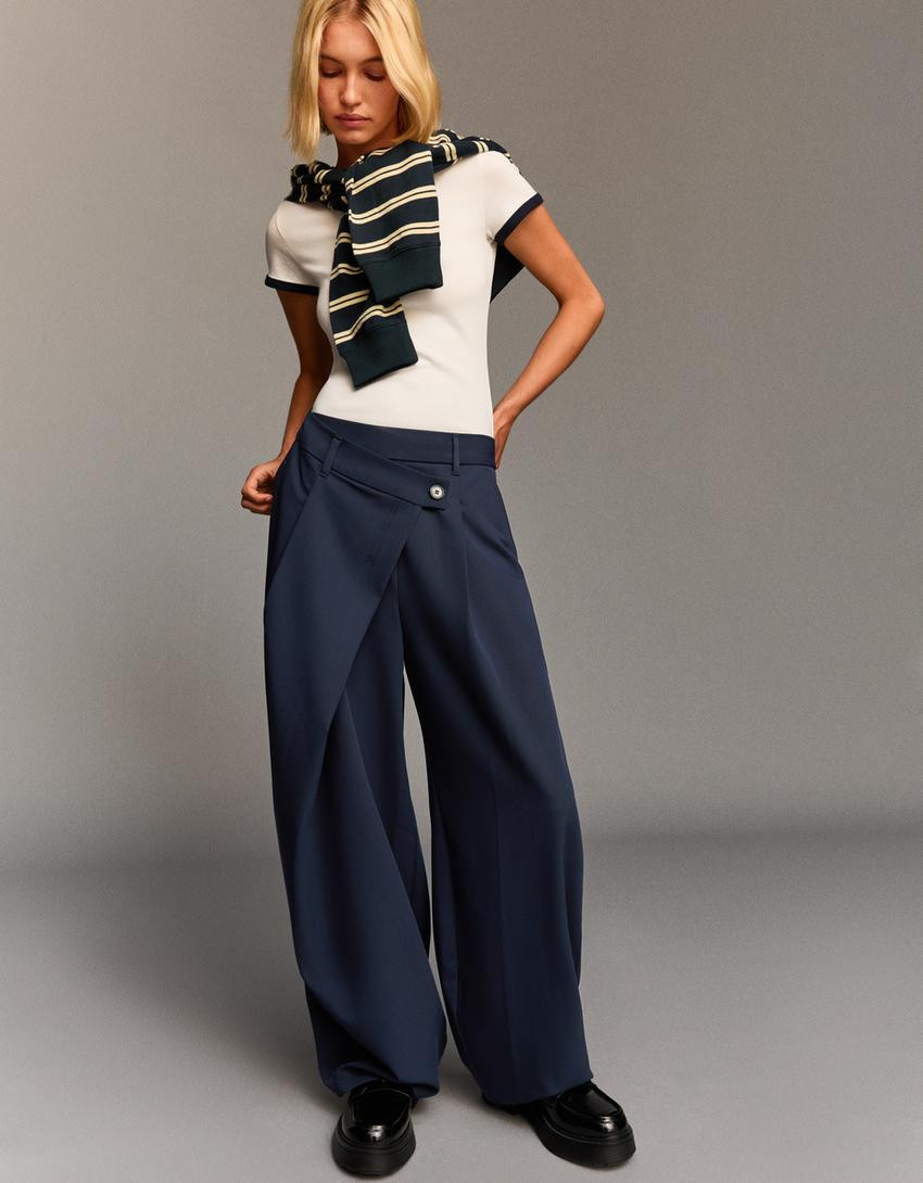 Tailored fit trousers with crossover waist - Trousers - Women | Bershka GB
