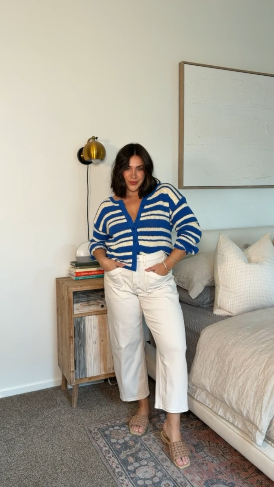 Comfy casual work outfit inspo! These jeans are a dream and the cardigan is my fav I ordered in two others colors. 

Size L pants, Size L regular pants