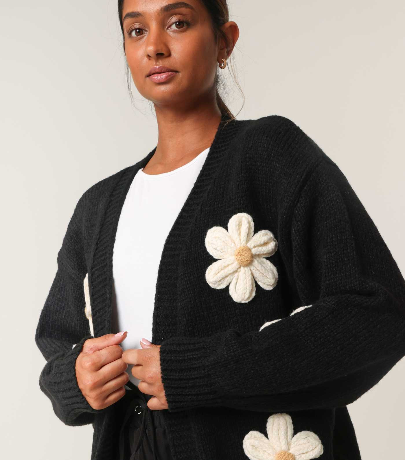 Blue Vanilla Black Daisy Embroidered Cardigan | New Look | New Look (UK)