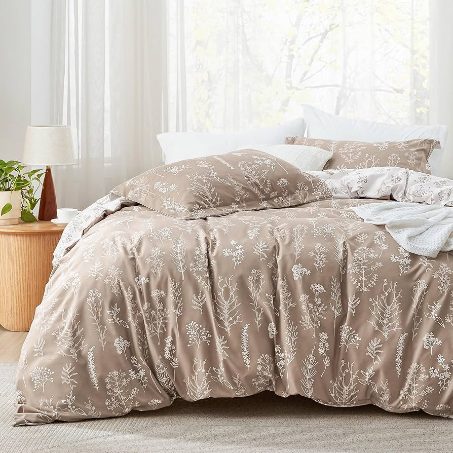 Bedsure King Comforter Set - Light Taupe Bed Set, 3 Pieces Cute Floral Bedding, 1 Soft Reversible... | Amazon (US)