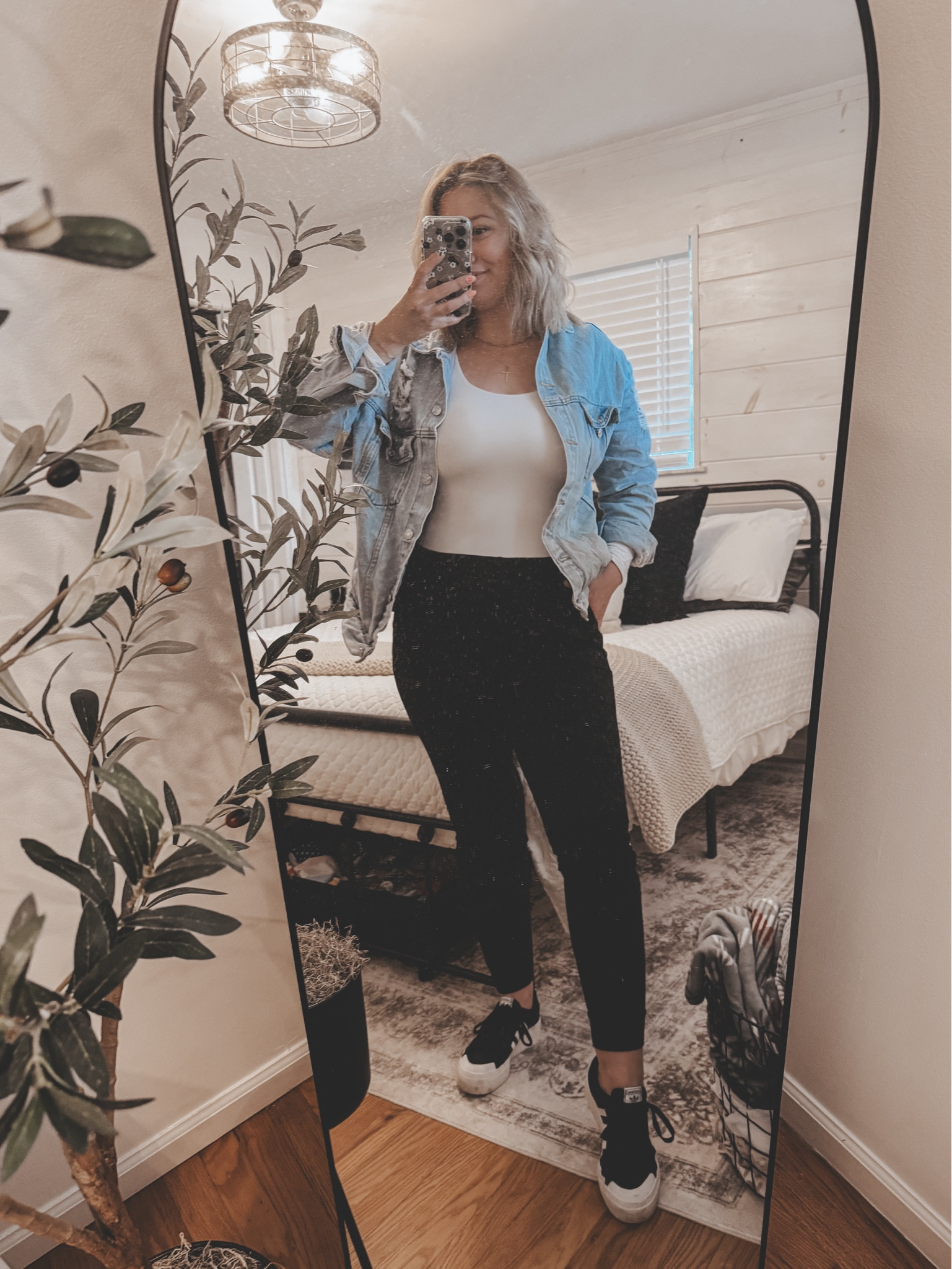 Amazon casual outfit 🖤

#LTKMidsize #LTKFindsUnder50 #LTKSaleAlert