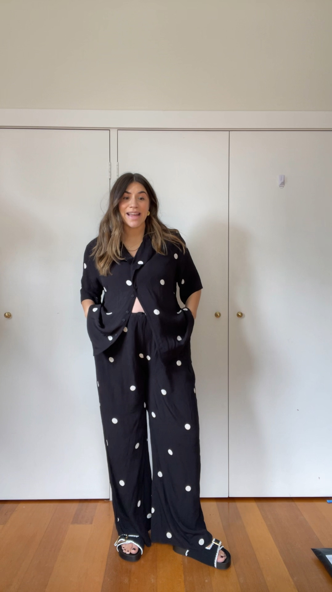 34w pregnant #ootd in #Dissh and #SteveMadden 

#LTKsummer #LTKaustralia #LTKmaternity