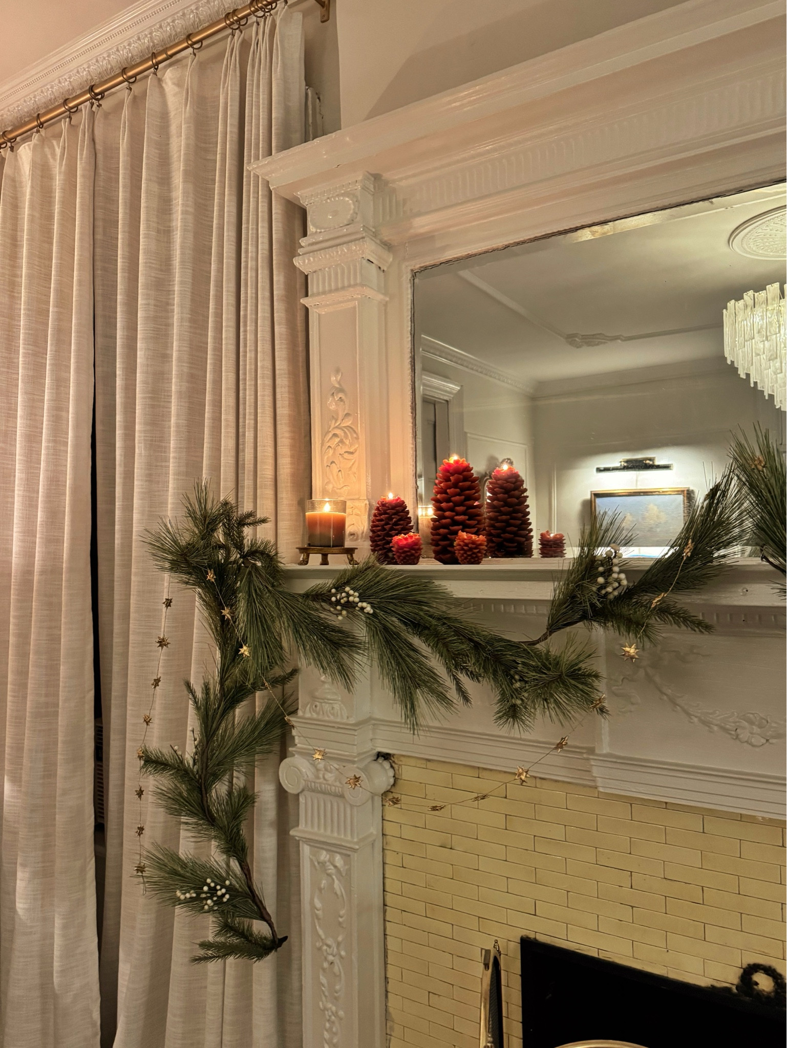 One of my Christmas mantles♥️

#LTKCyberWeek #LTKHoliday #LTKHome